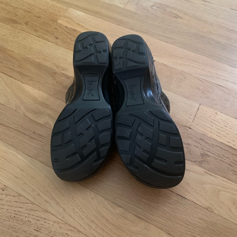 Boc Clogs - image 3